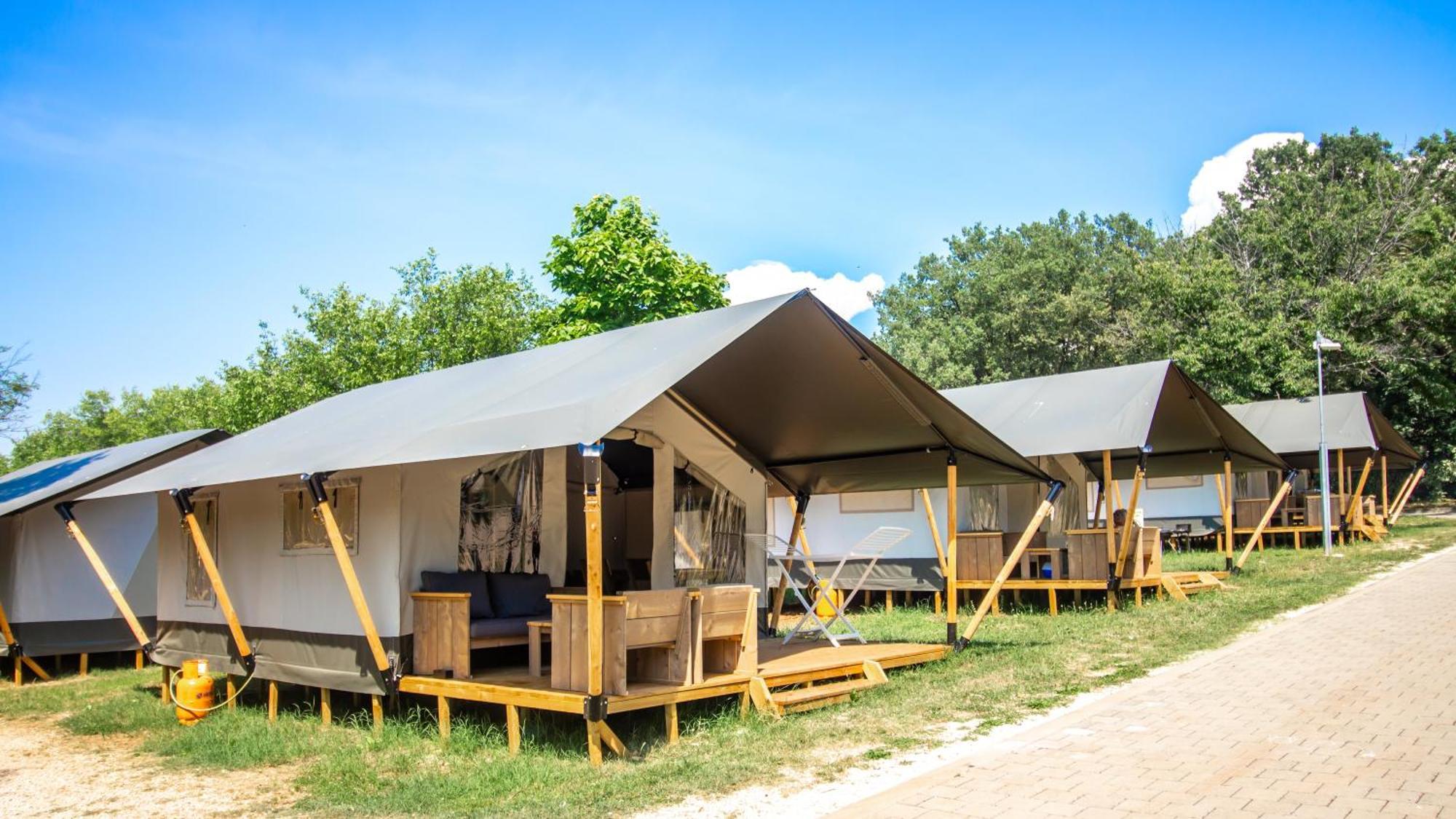 Easyatent Safari Tent Lanterna Červar-Porat Quarto foto