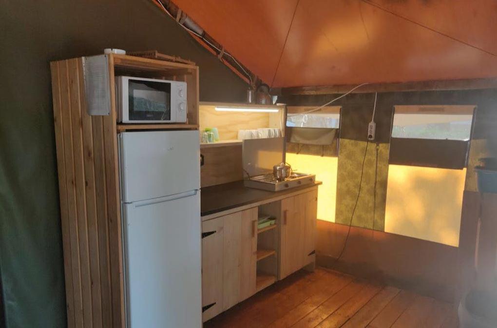 Easyatent Safari Tent Lanterna Červar-Porat Quarto foto